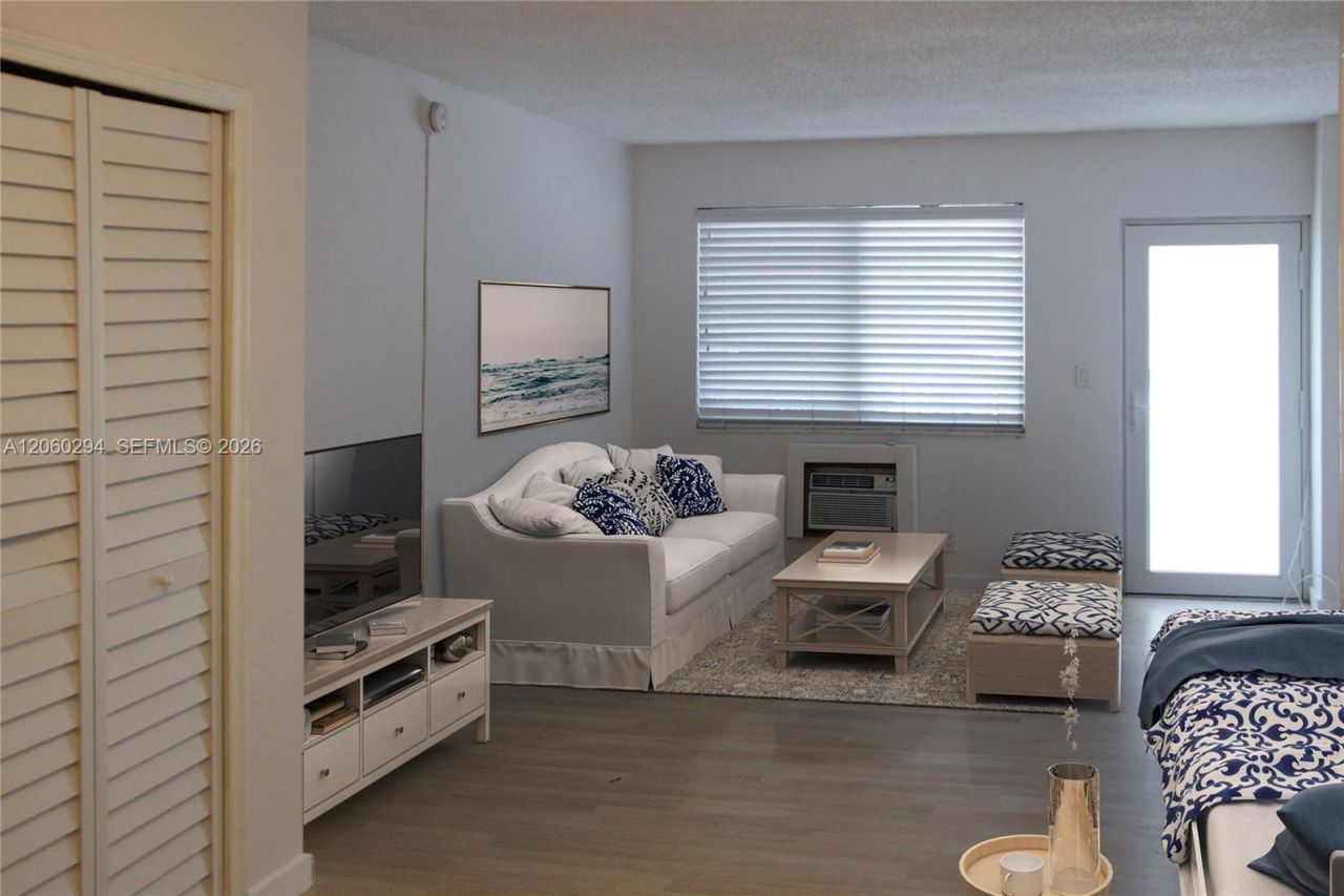 158 Ocean Dr , Unit 206, Miami Beach, FL 33139 Photo