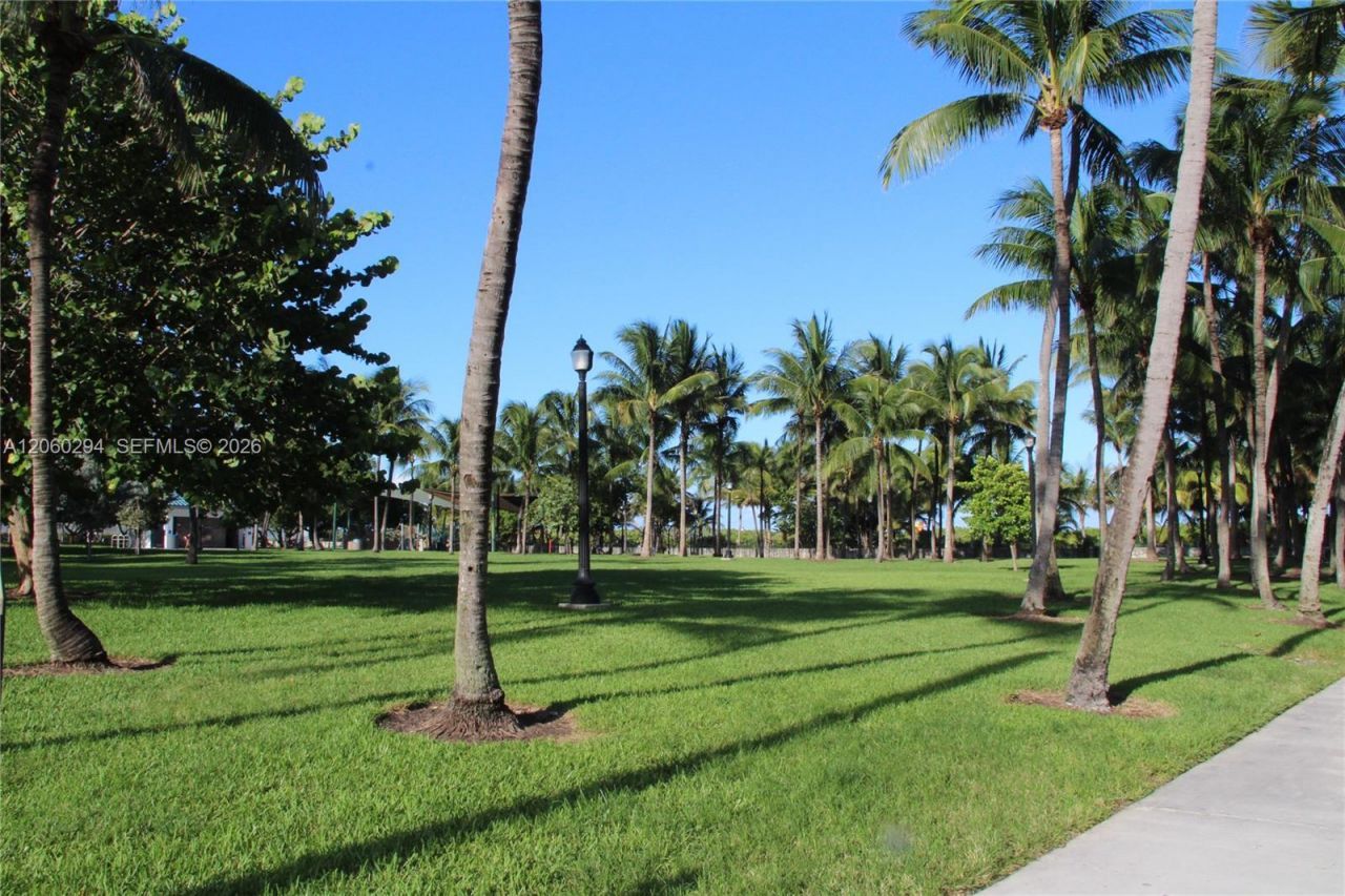 158 Ocean Dr , Unit 206, Miami Beach, FL 33139 Photo