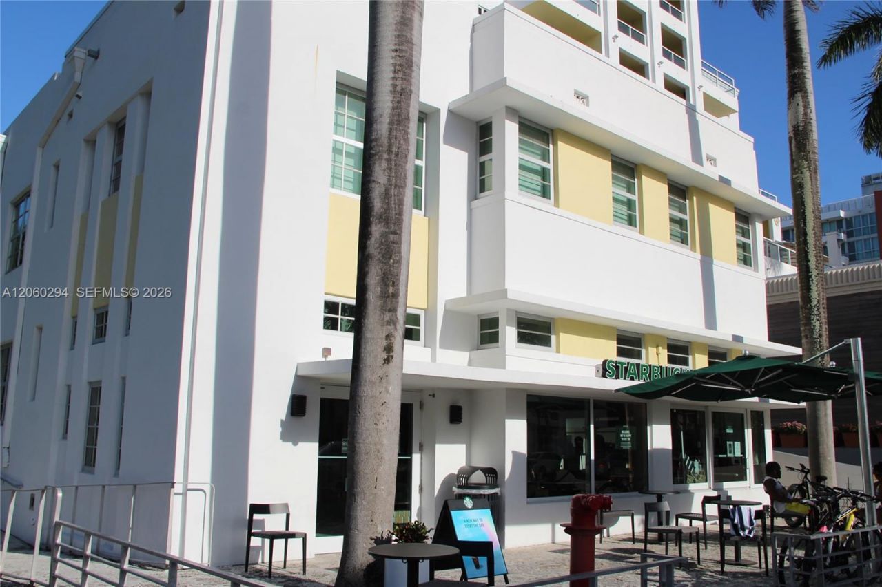 158 Ocean Dr , Unit 206, Miami Beach, FL 33139 Photo