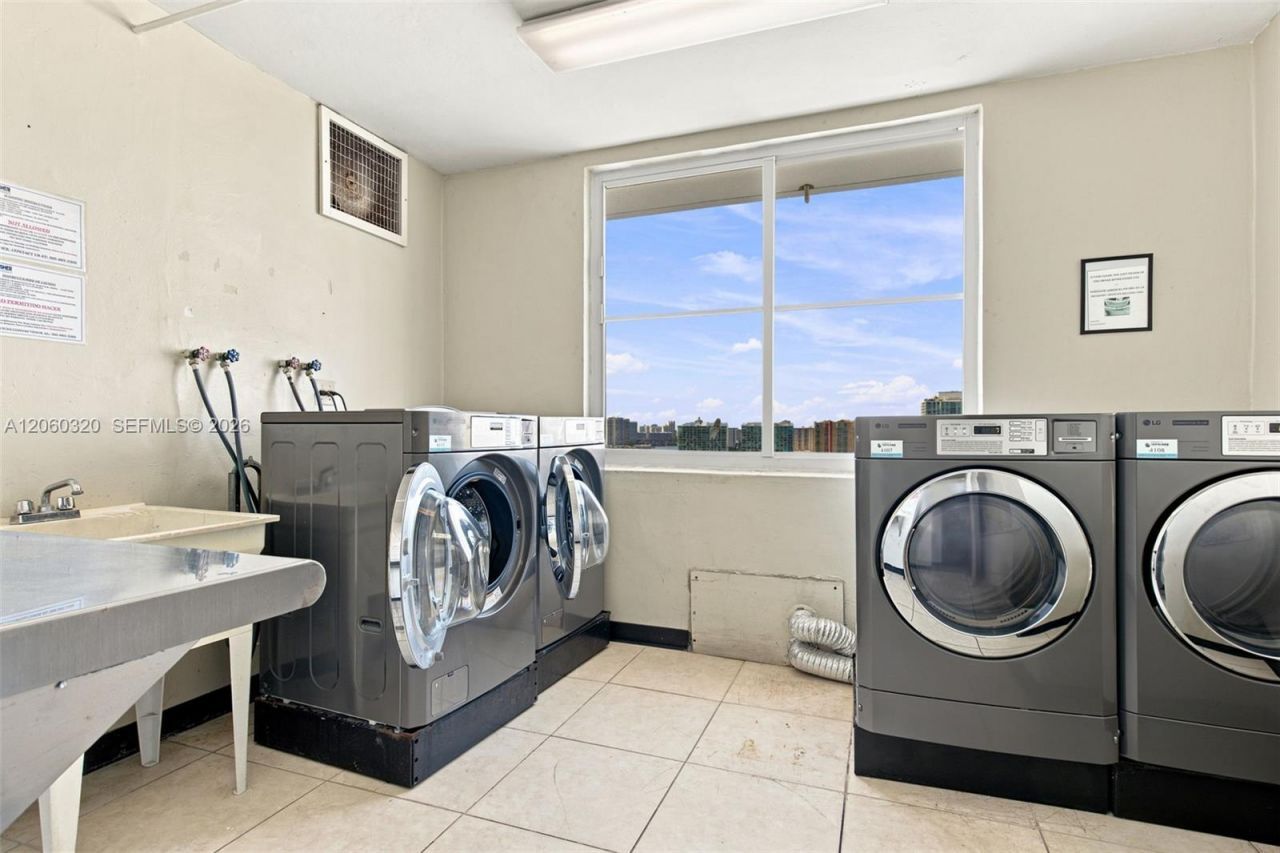 500 Bayview Dr, Unit 2121, Sunny Isles Beach, FL 33160 Photo