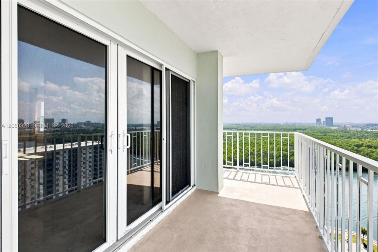 500 Bayview Dr, Unit 2121, Sunny Isles Beach, FL 33160 Photo