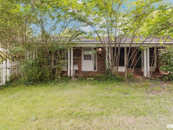 1602 W Freeman Street, Carbondale, IL 62901