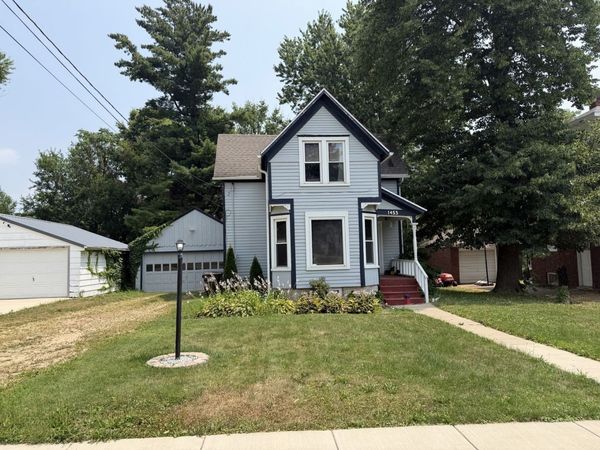 1453 S Float Avenue , Freeport, IL 61032
