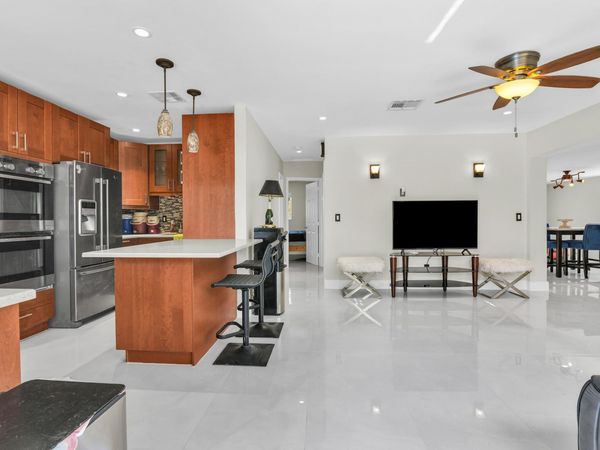 1218 SW 2ND Avenue, Pompano Beach, FL 33060