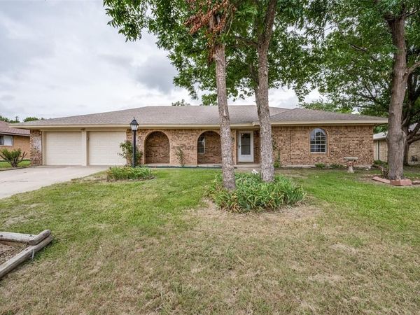 2426 Yellowstone Place, Denton, TX 76209