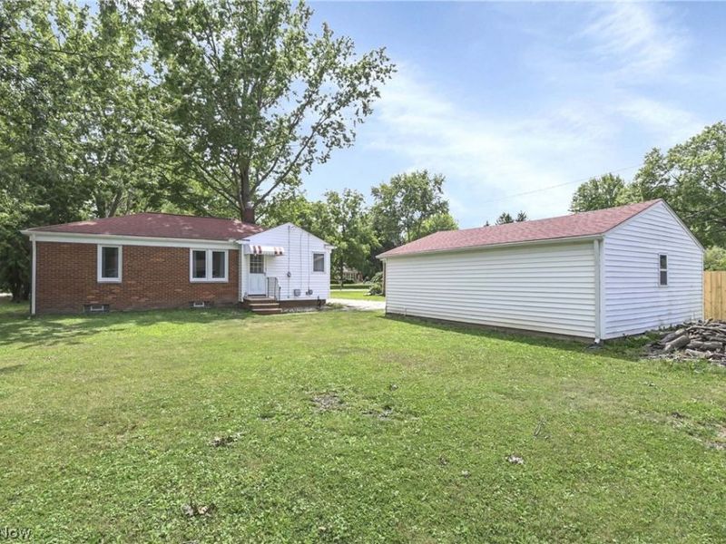 37636 Lake Drive , Avon, OH 44011 Photo 2