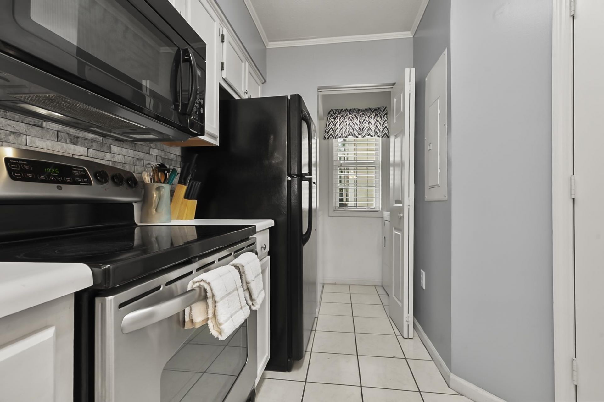 589 Blue River Ct.  Photo 9