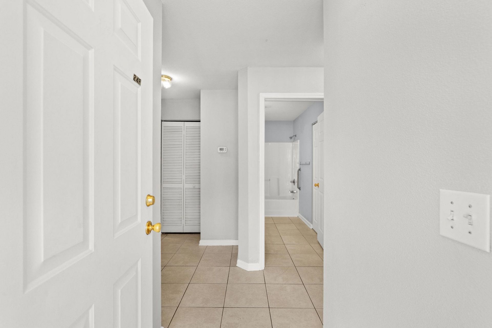 1208 River Oaks Dr.  Photo 4