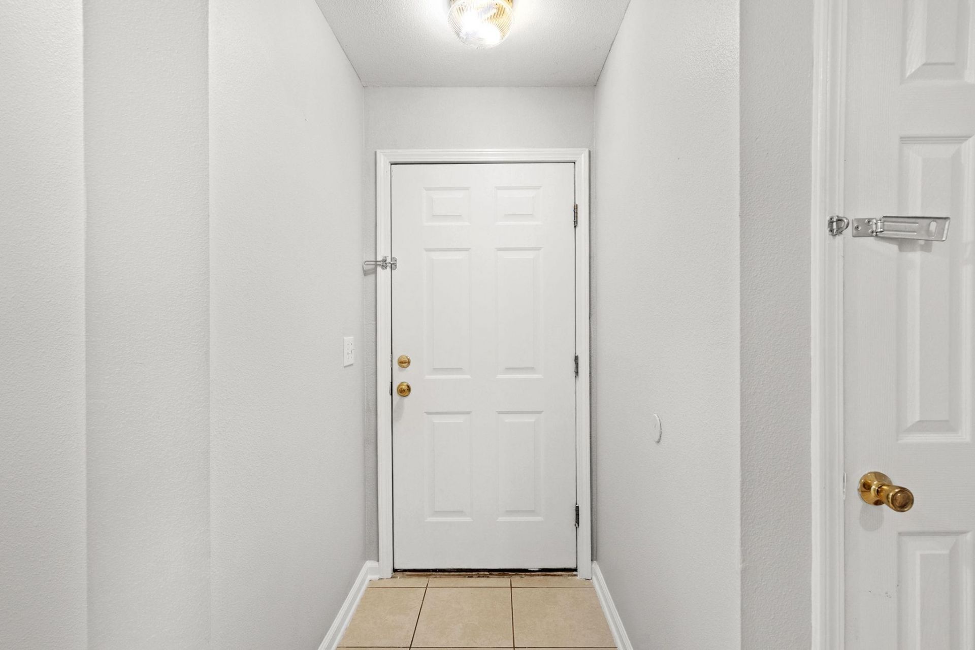 1208 River Oaks Dr.  Photo 5