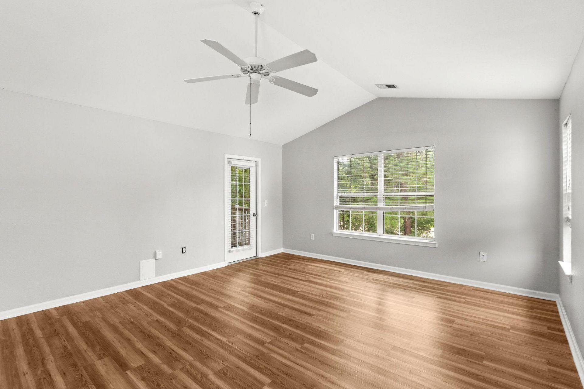 1208 River Oaks Dr.  Photo 9