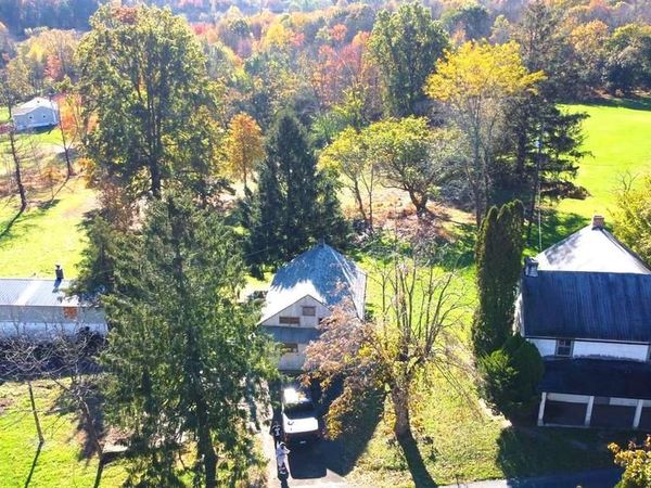 1415 KUMRY ROAD, PENNSBURG, PA 18073