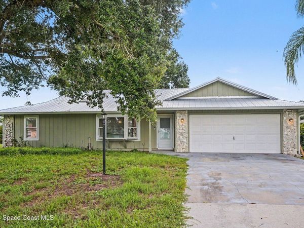 1242 Laconia Street , Sebastian, FL 32958