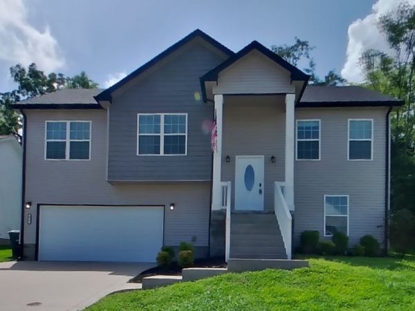 492 Woodtrace Dr , Clarksville, TN 37042