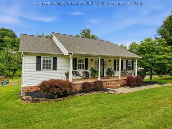 209 Smith Road, Nitro, WV 25143