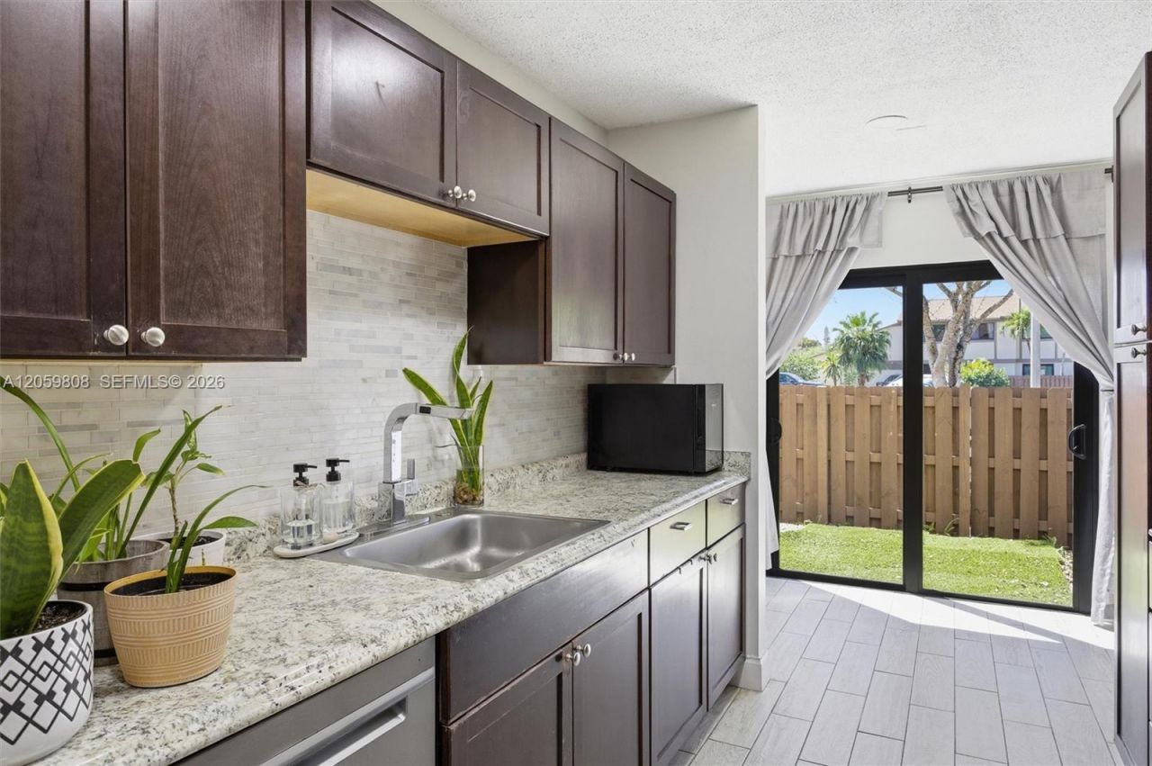 2950 NW 106th Ave, Unit 8, Sunrise, FL 33322 Photo