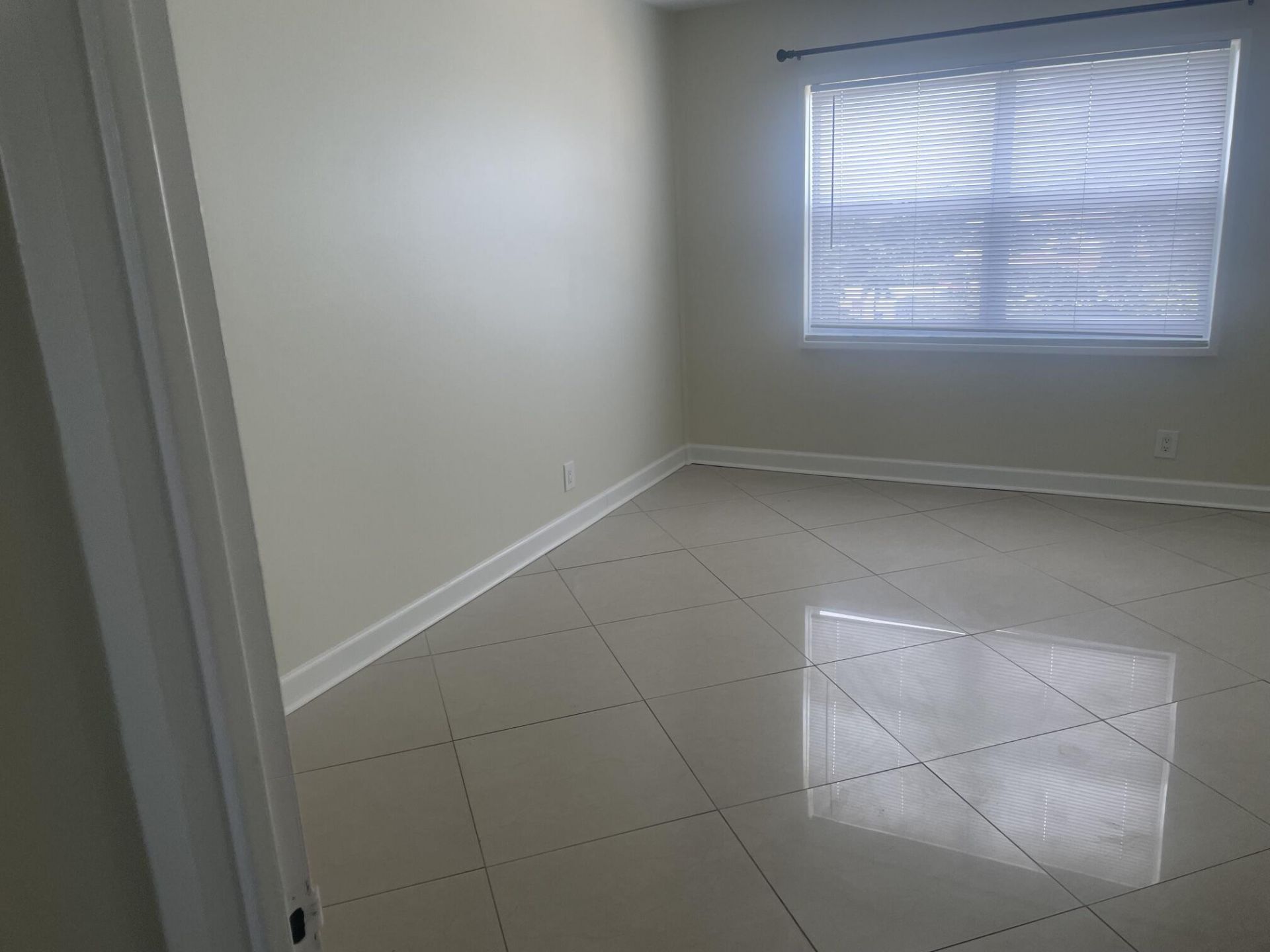 2555 NE 11th Street, Unit 803, Fort Lauderdale, FL 33304 Photo