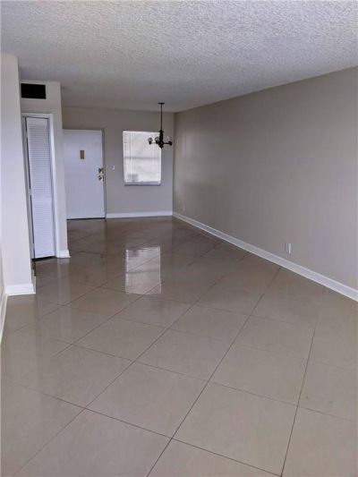 2555 NE 11th Street, Unit 803, Fort Lauderdale, FL 33304 Photo
