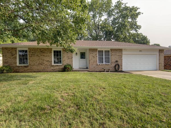 2941 E Linwood Street , Springfield, MO 65804