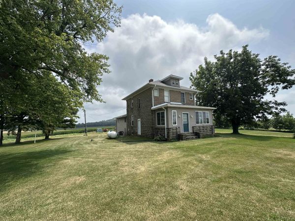 2733 S CURTISS, STOCKTON, IL 61085