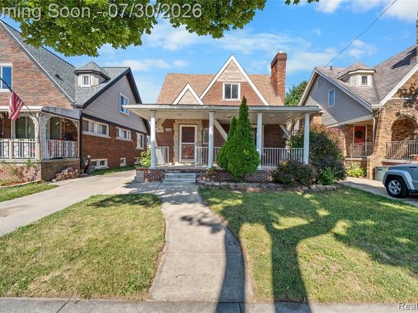 7841 E Morrow Circle, Dearborn, MI 48126