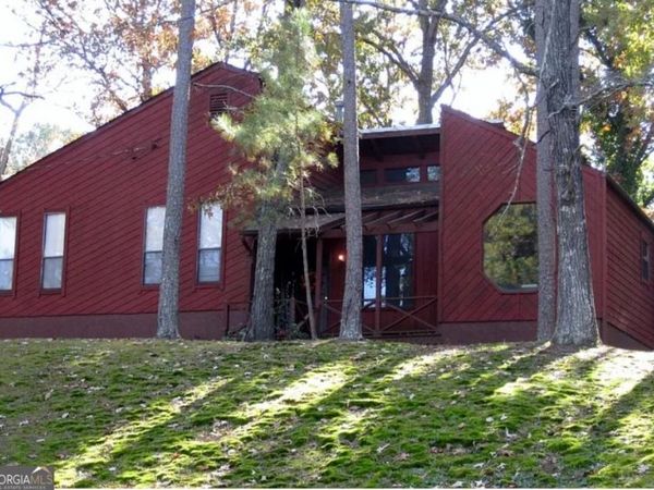257 Castleair Drive NE, Kennesaw, GA 30144
