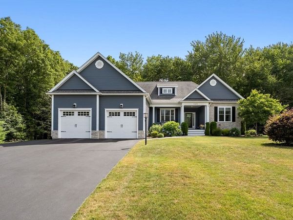 76 Avalon Dr, Attleboro, MA 02703
