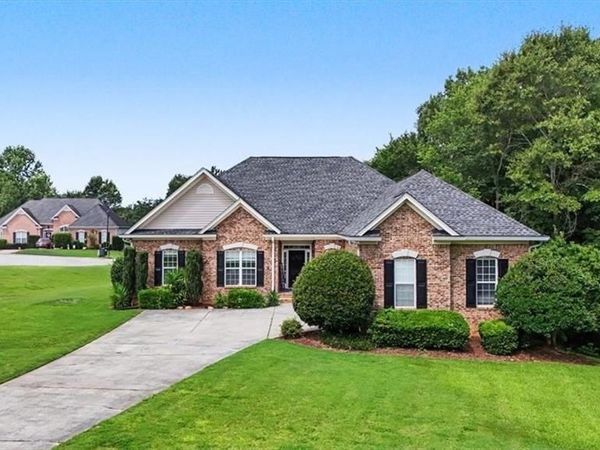 118 Jasmine Way , Carrollton, GA 30180