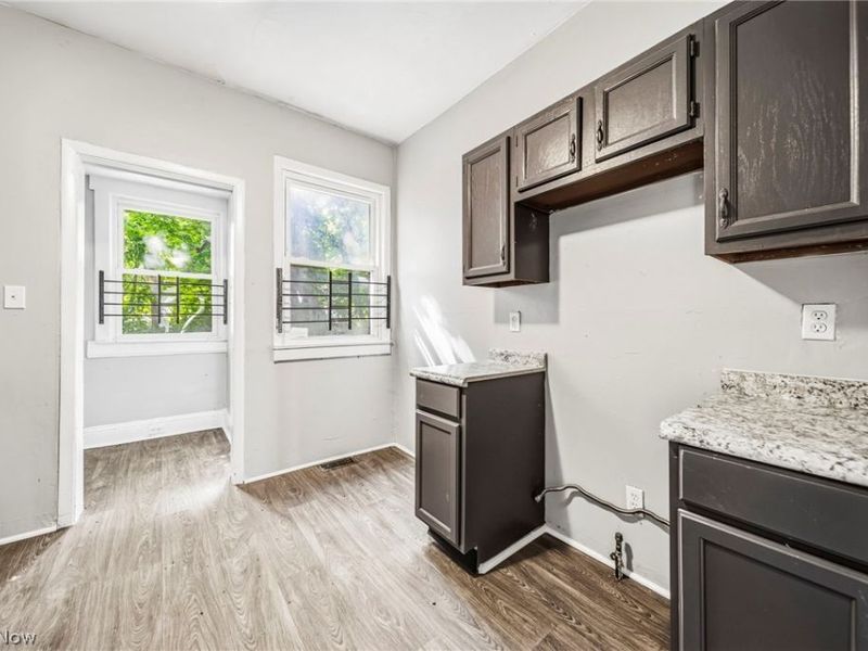 1637 Holyrood Road , Cleveland, OH 44106 Photo 10