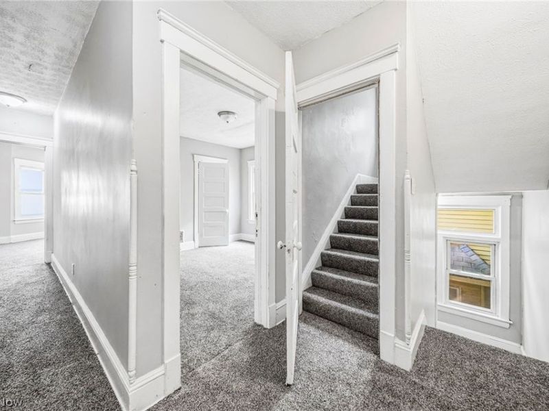 1637 Holyrood Road , Cleveland, OH 44106 Photo 15
