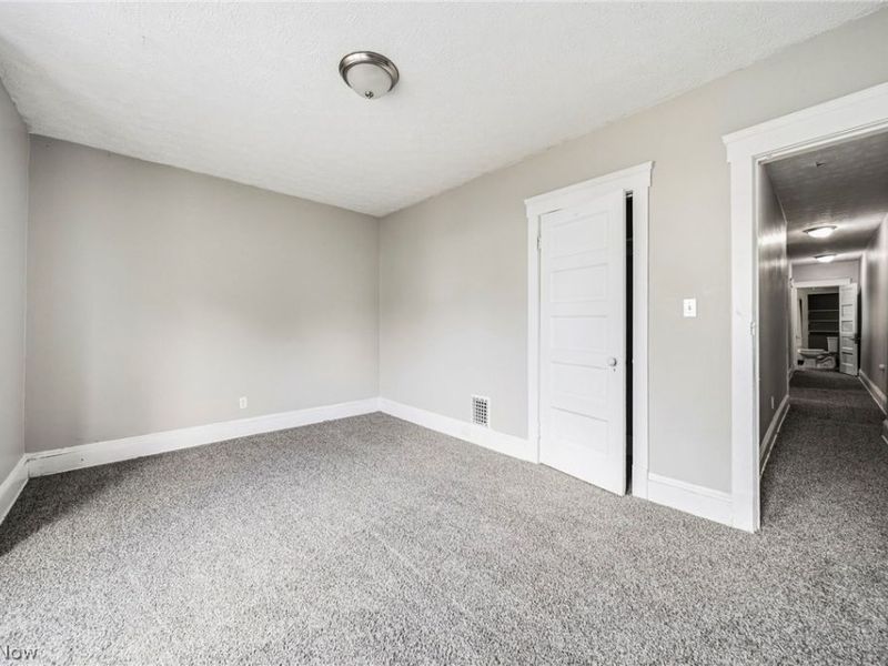 1637 Holyrood Road , Cleveland, OH 44106 Photo 19