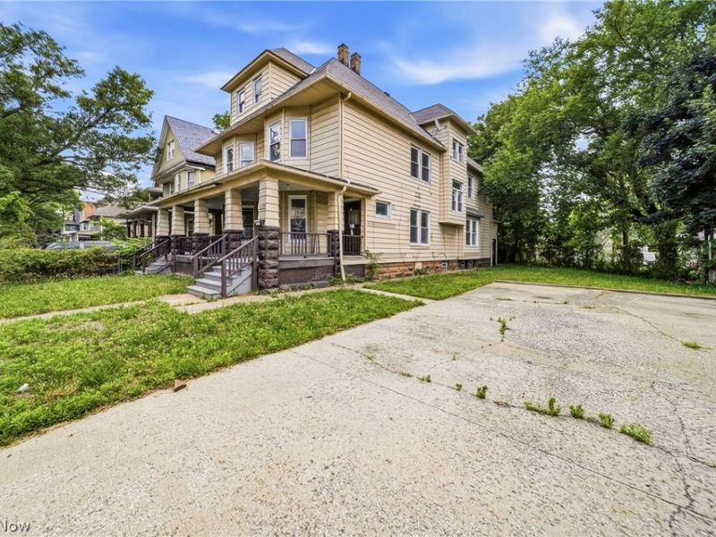 1637 Holyrood Road , Cleveland, OH 44106 Photo 2