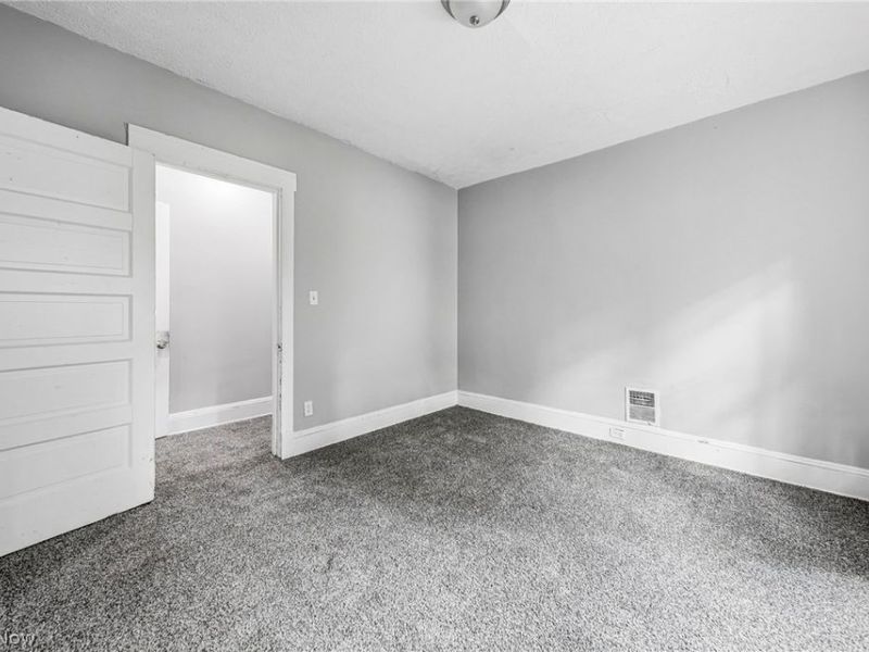 1637 Holyrood Road , Cleveland, OH 44106 Photo 21