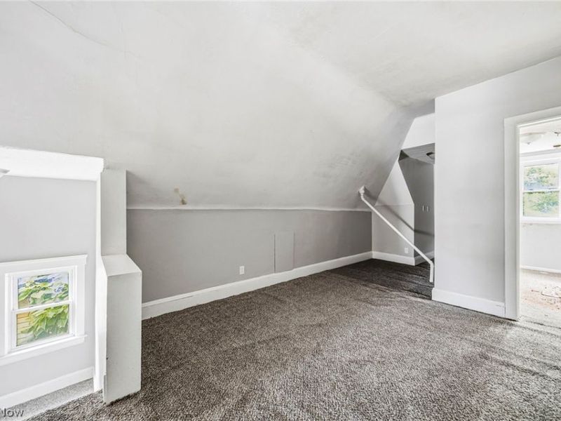 1637 Holyrood Road , Cleveland, OH 44106 Photo 23