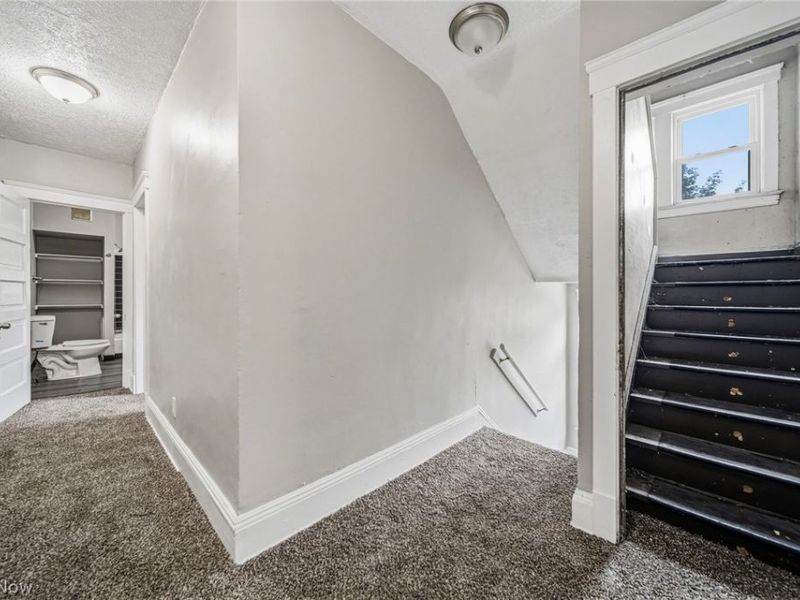 1637 Holyrood Road , Cleveland, OH 44106 Photo 28