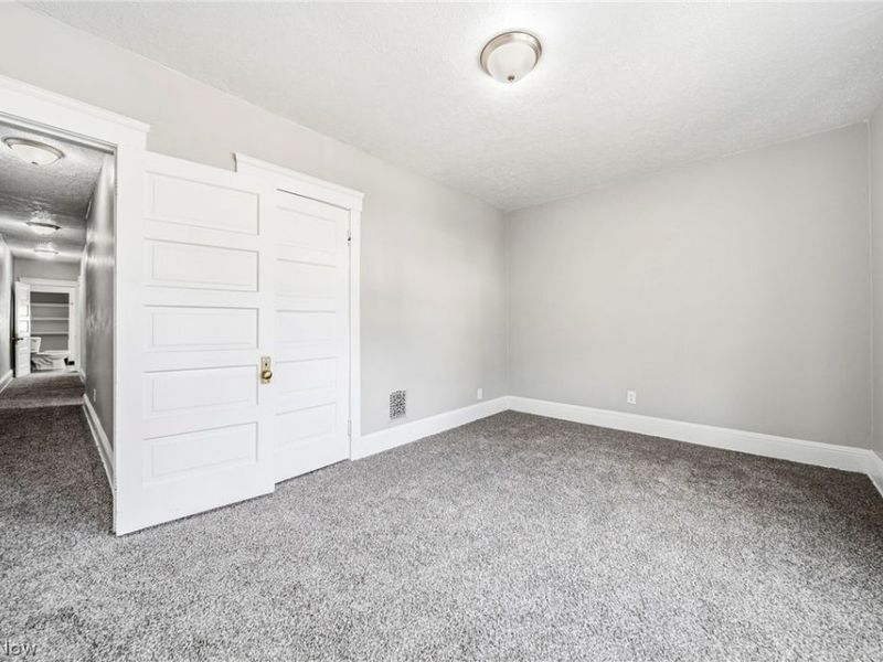1637 Holyrood Road , Cleveland, OH 44106 Photo 34