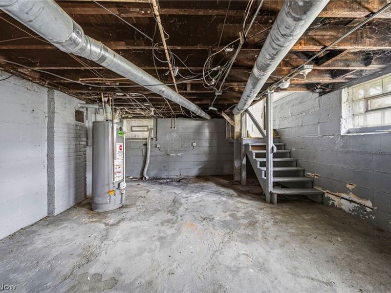 1637 Holyrood Road , Cleveland, OH 44106 Photo 45