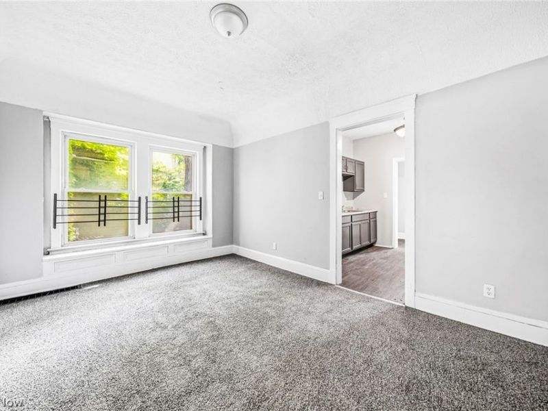 1637 Holyrood Road , Cleveland, OH 44106 Photo 9