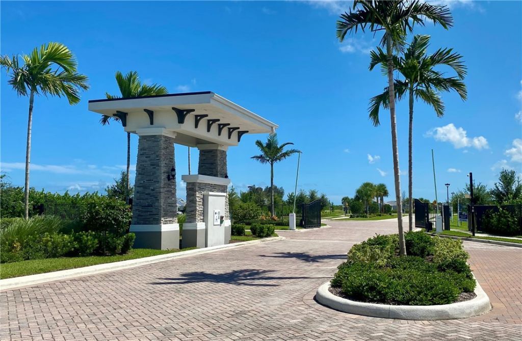 4352 Santa Maria Circle, Unit ASCENT 254, Vero Beach, FL 32967 Photo