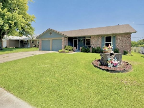 143 S 169th East Avenue , Tulsa, OK 74108