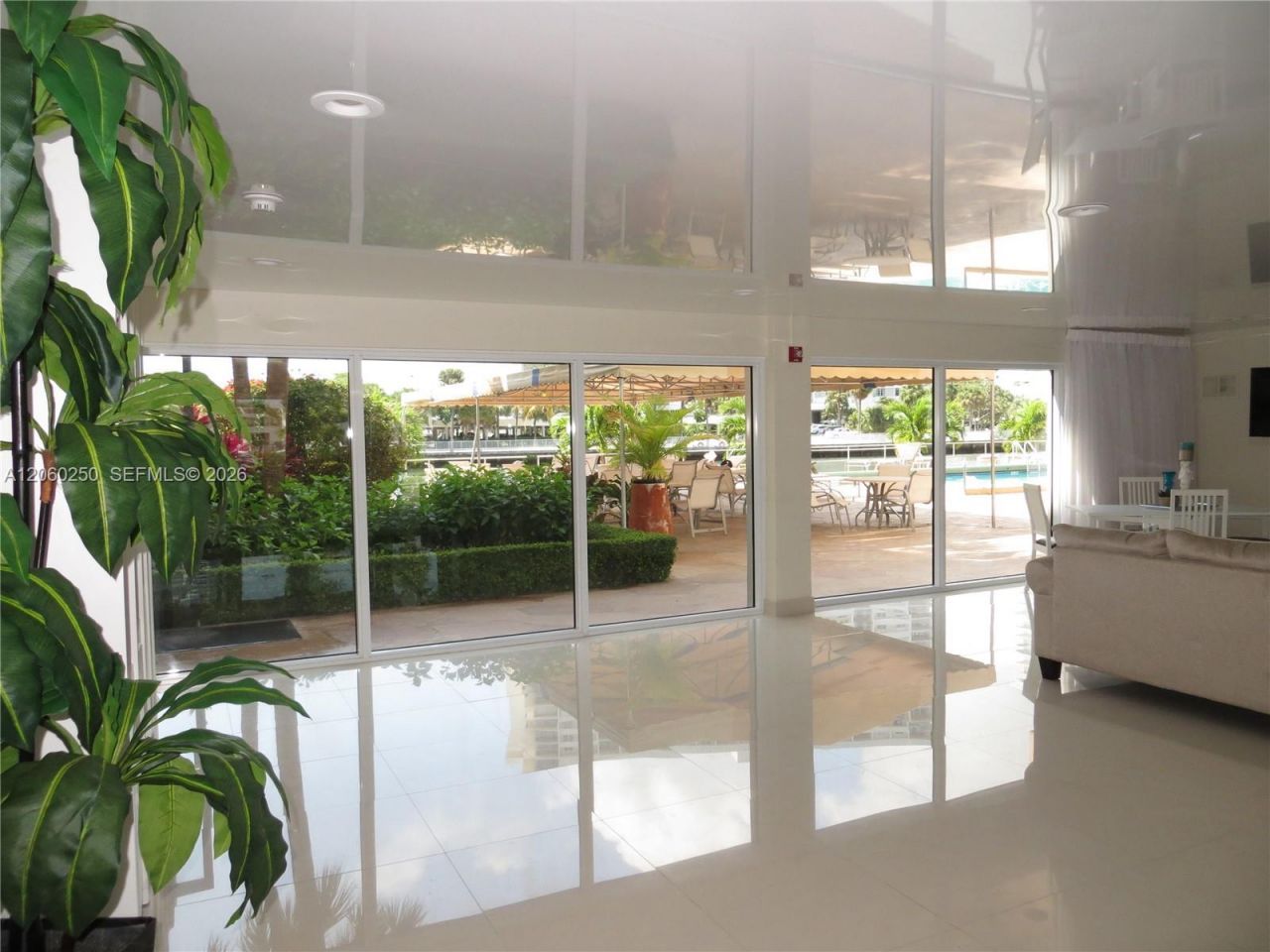 220 Kings Point Dr, Unit 606, Sunny Isles Beach, FL 33160 Photo