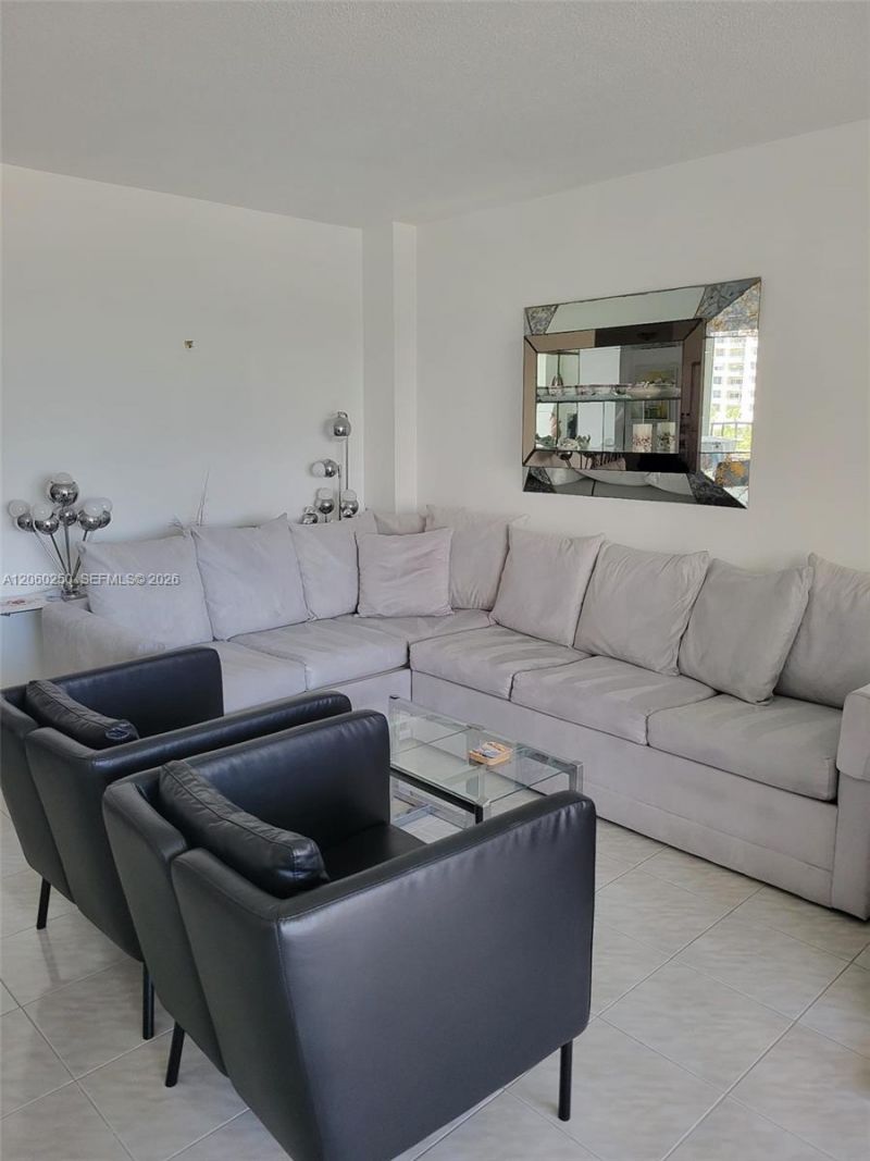 220 Kings Point Dr, Unit 606, Sunny Isles Beach, FL 33160 Photo