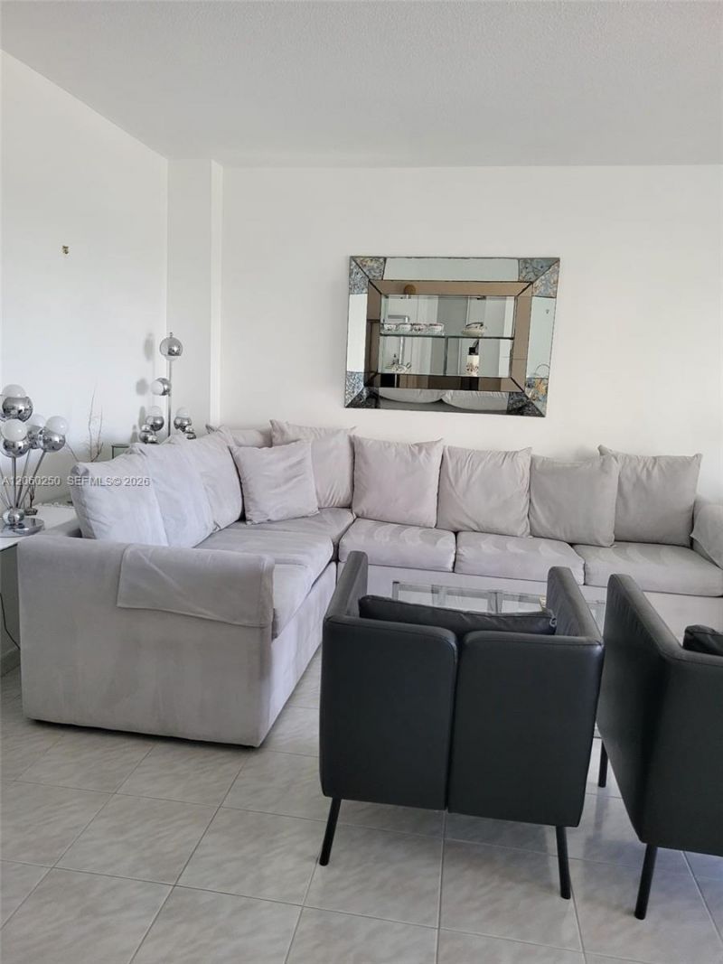 220 Kings Point Dr, Unit 606, Sunny Isles Beach, FL 33160 Photo