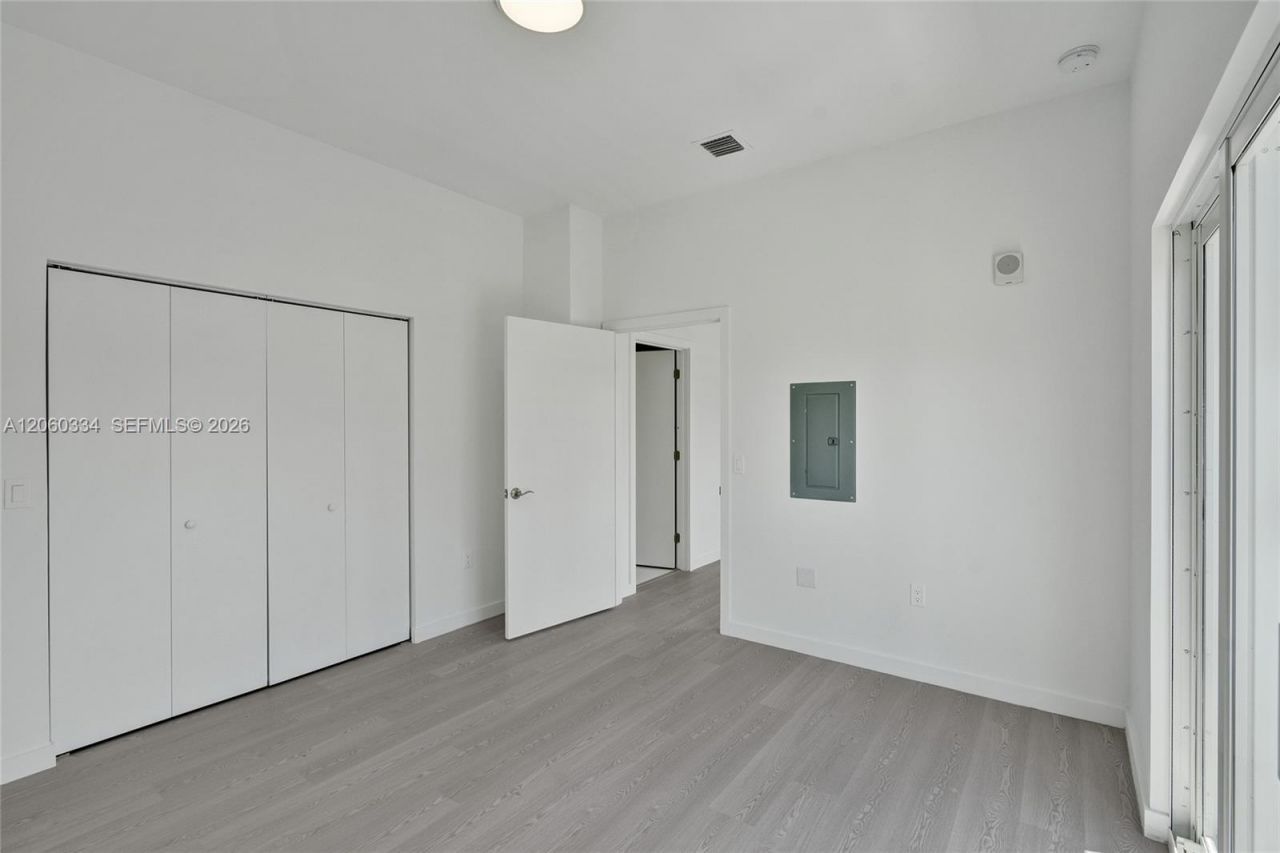 1567 NW 1st St, Unit 8, Miami, FL 33125 Photo