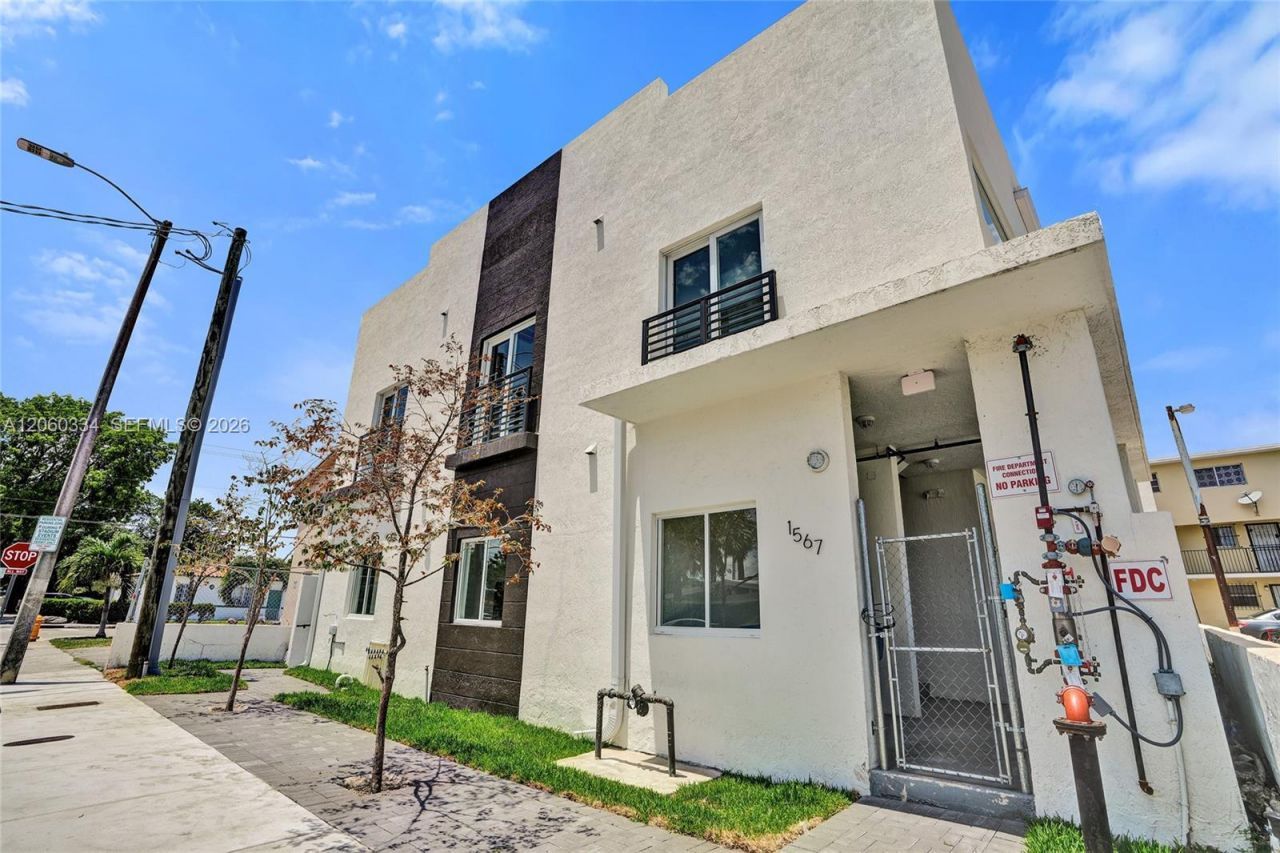 1567 NW 1st St, Unit 8, Miami, FL 33125 Photo