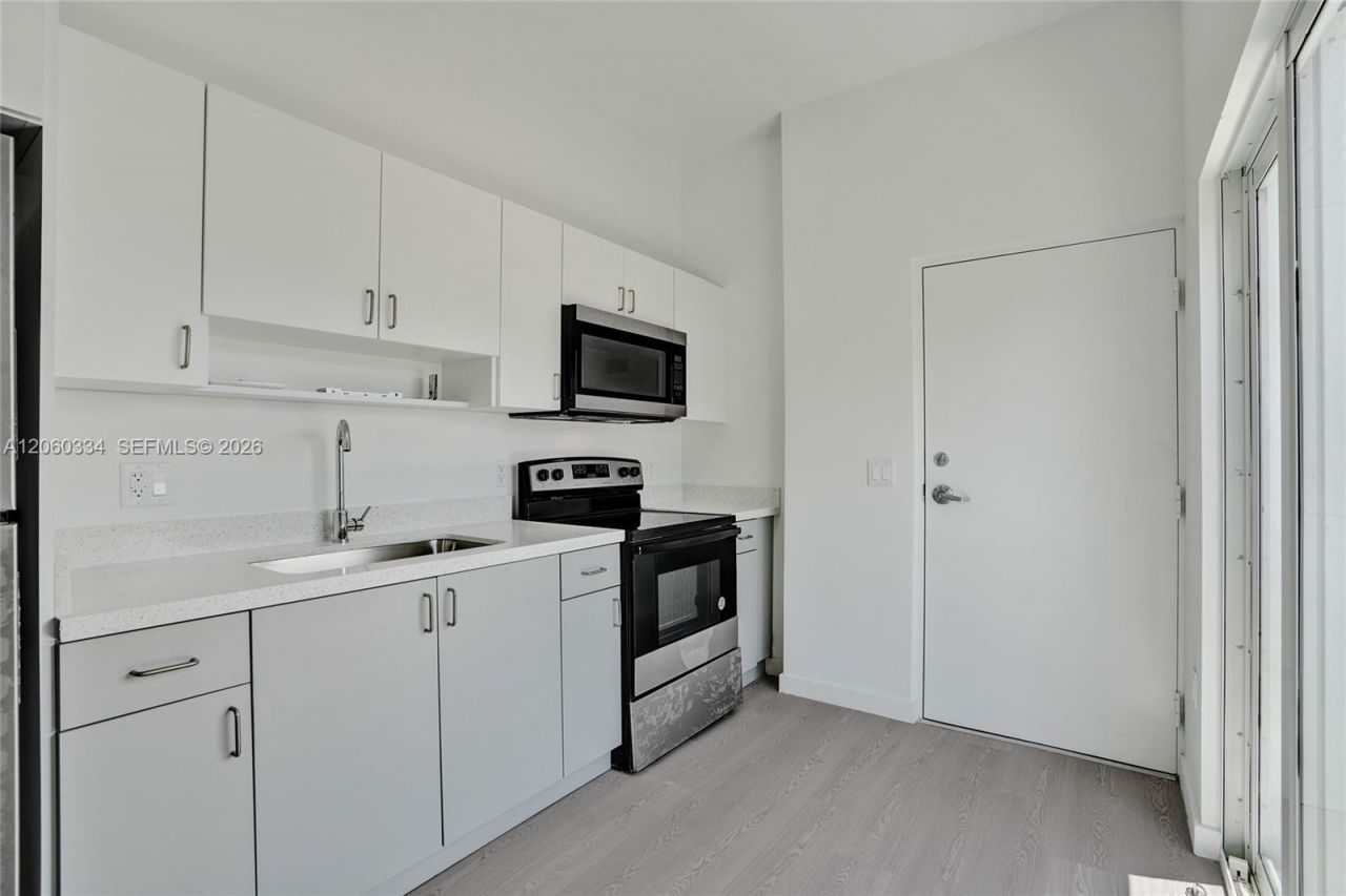 1567 NW 1st St, Unit 8, Miami, FL 33125 Photo