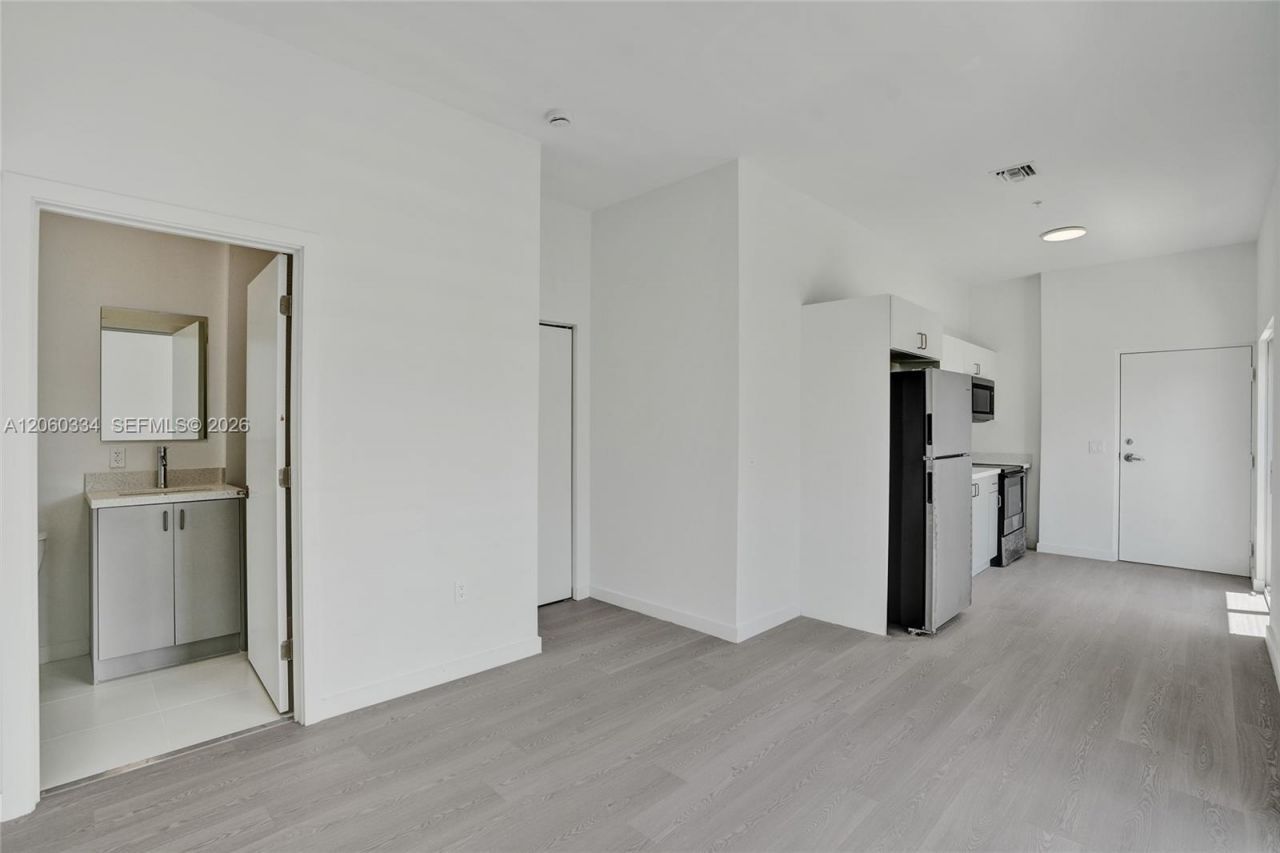 1567 NW 1st St, Unit 8, Miami, FL 33125 Photo