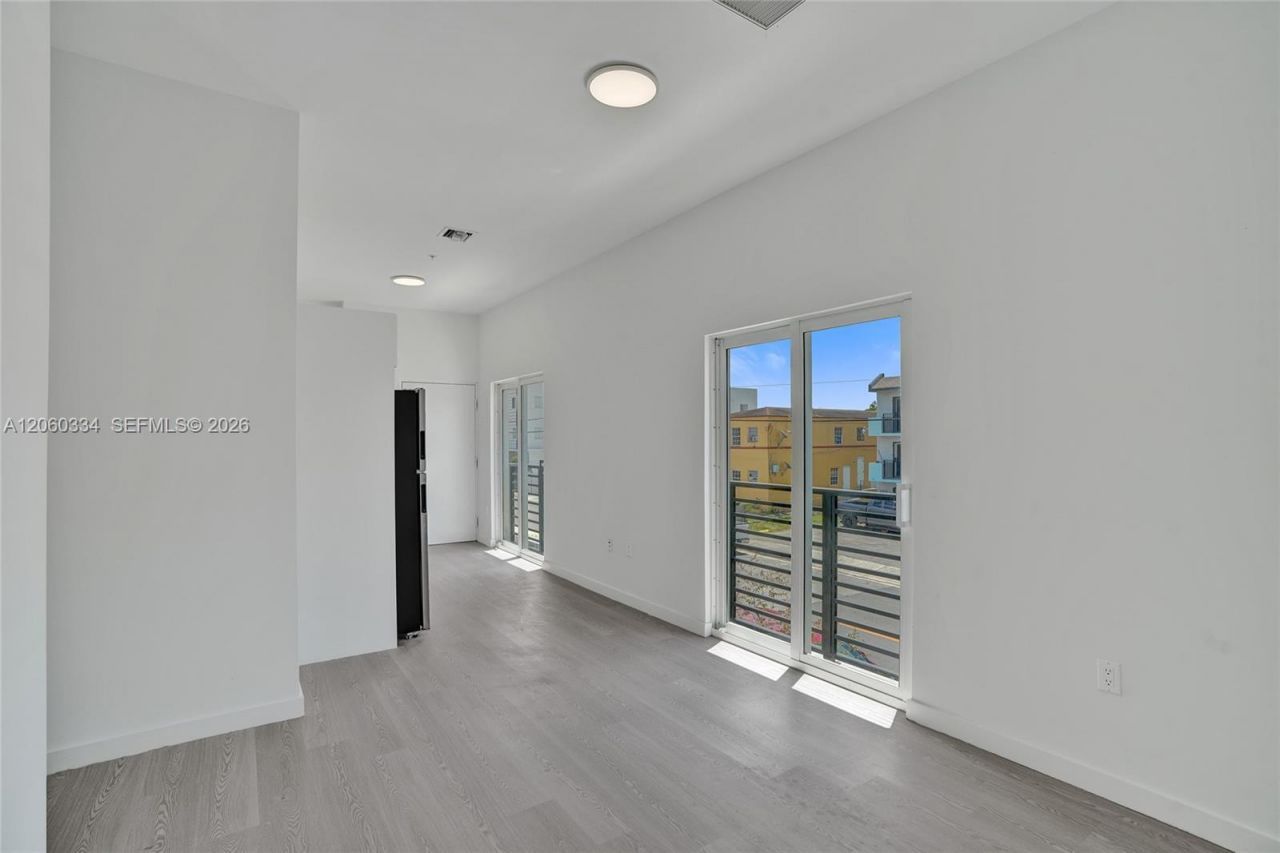 1567 NW 1st St, Unit 8, Miami, FL 33125 Photo