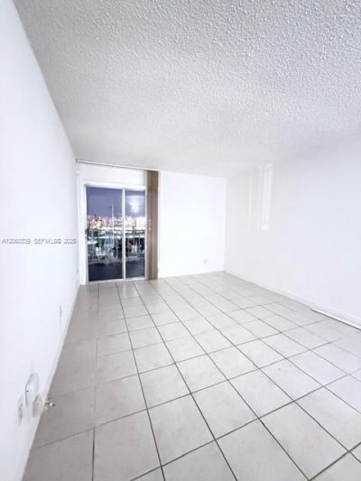 4550 NW 9th St, Unit 812E, Miami, FL 33126 Photo