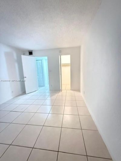 4550 NW 9th St, Unit 812E, Miami, FL 33126 Photo