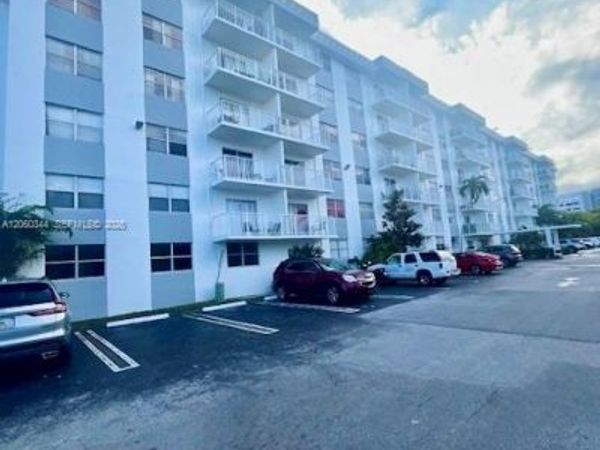 Unit 411, North Miami Beach, FL 33160